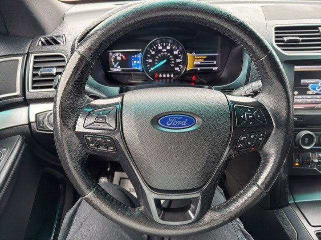 Used 2016 Ford Explorer XLT w/ Equipment Group 202A image 22