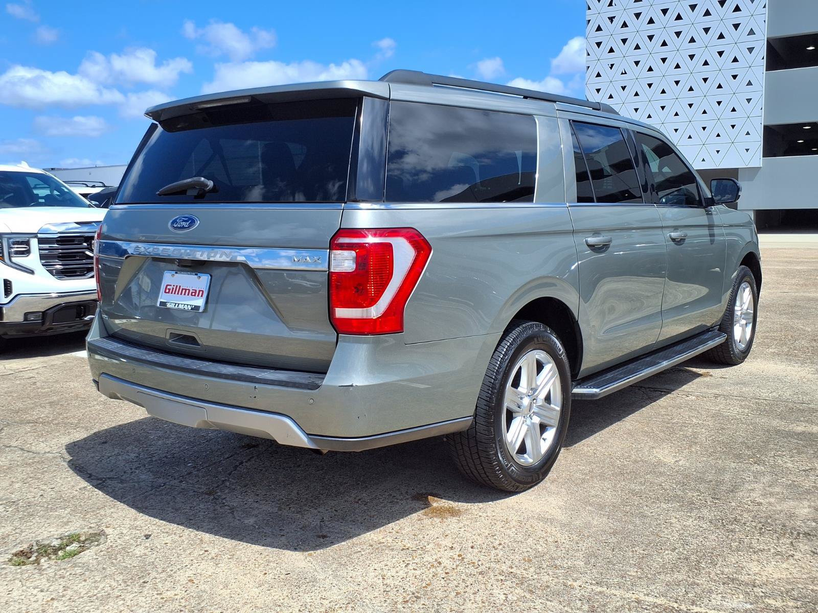 Used 2019 Ford Expedition Max XLT w/ Equipment Group 202A RWD image 28