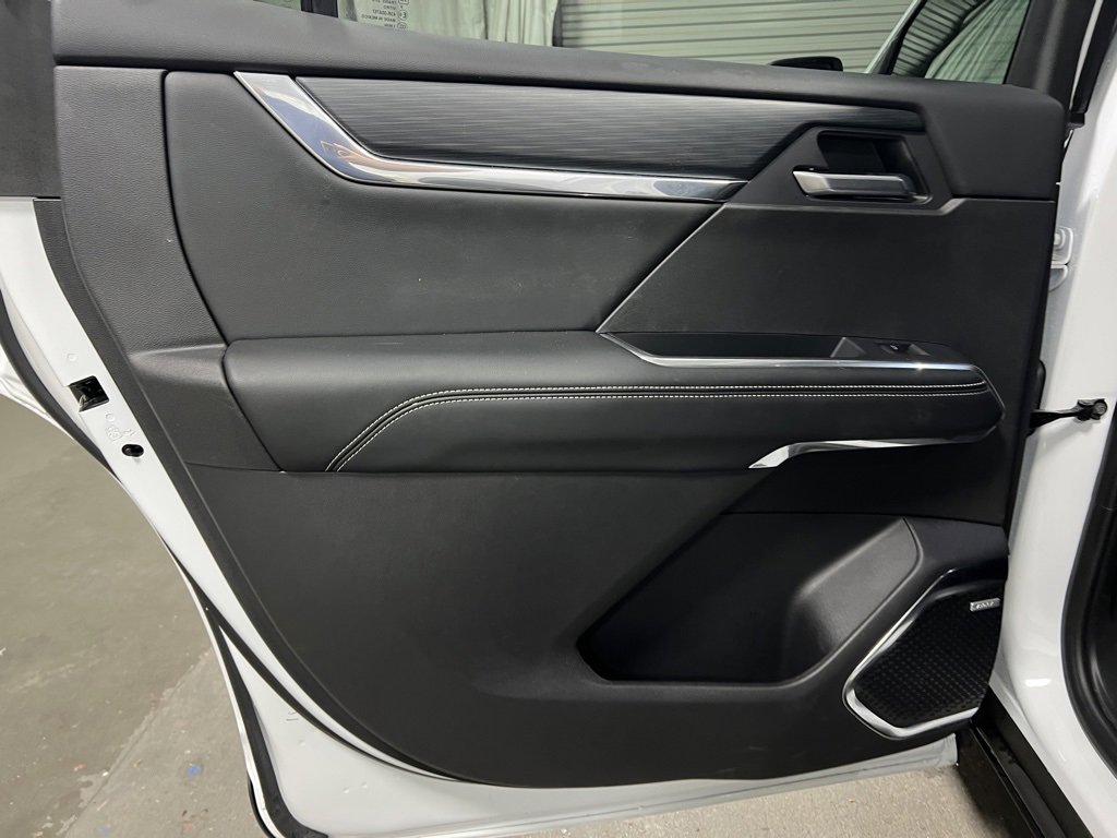 Used 2025 GMC Acadia Elevation image 21