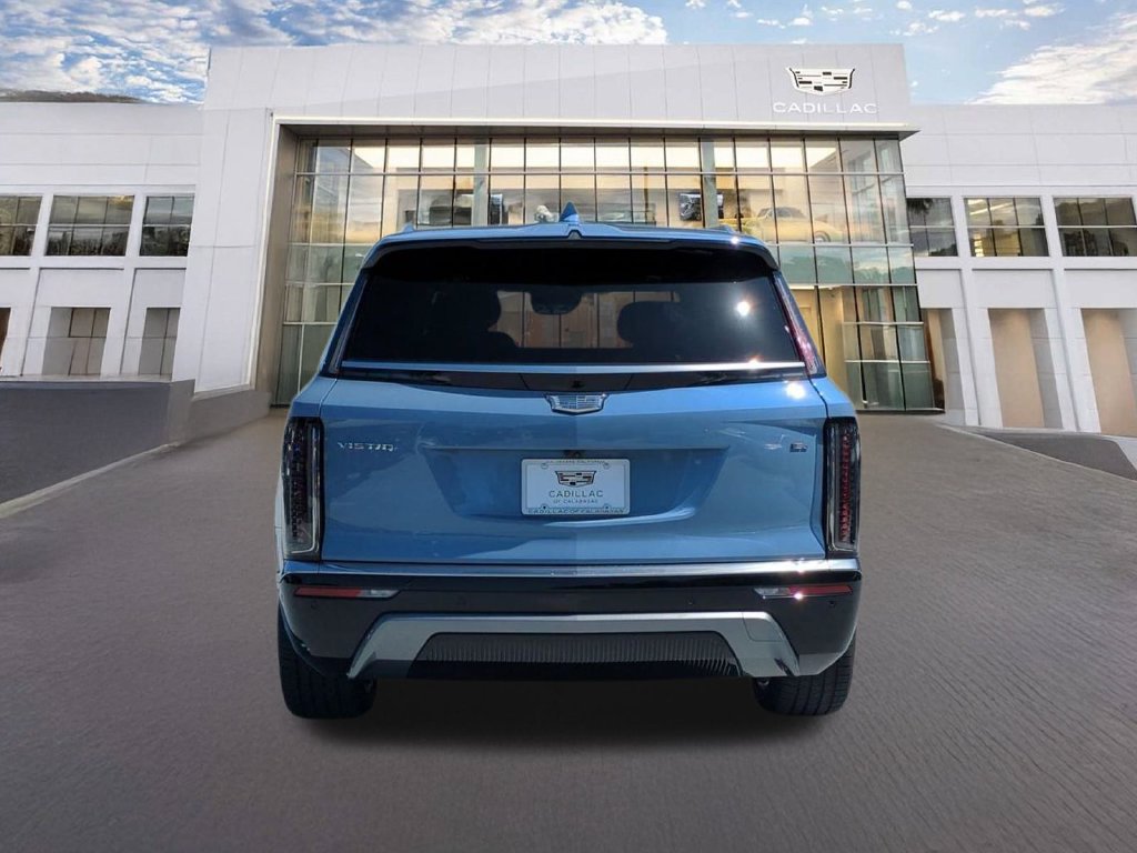 New 2027 Cadillac Vistiq Luxury w/ LPO, Floor Liner Package AWD/4WD image 4