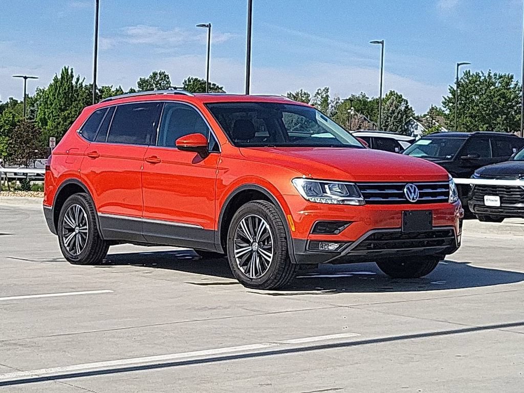 Used 2018 Volkswagen Tiguan SEL AWD/4WD image 2
