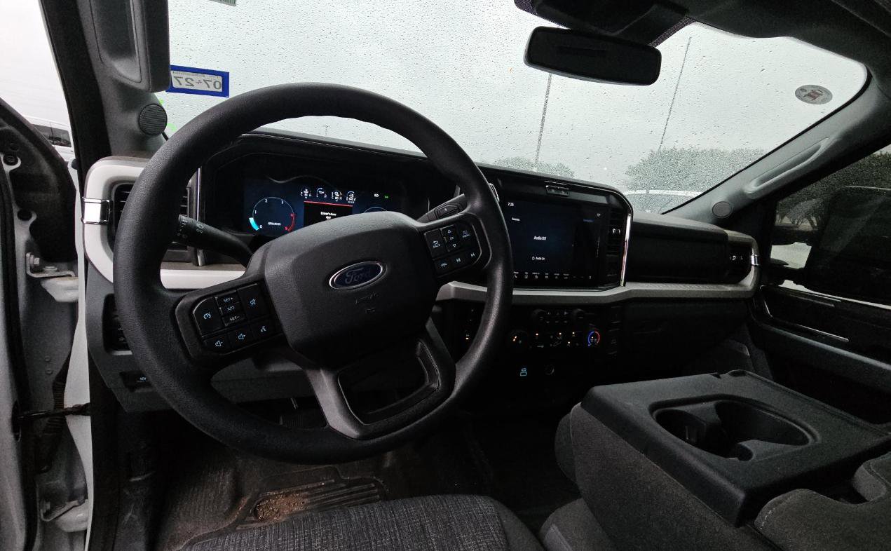 Used 2025 Ford F250 XLT w/ Black Appearance Package AWD/4WD image 15