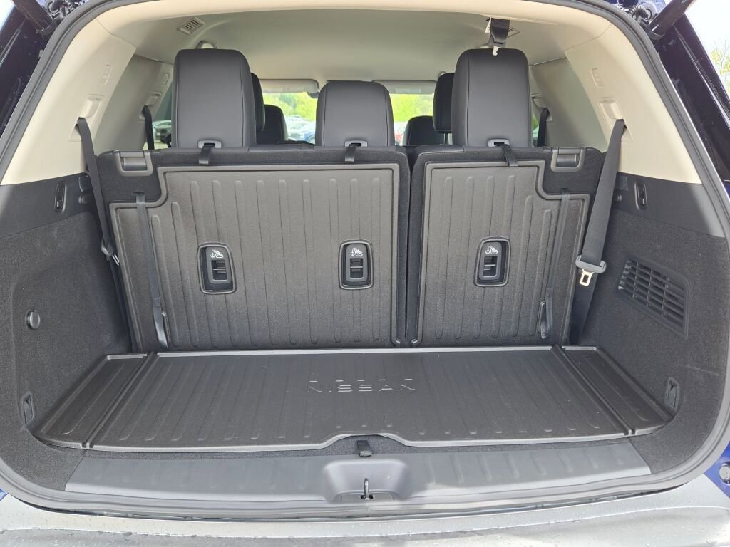 New 2026 Nissan Pathfinder SL w/ Cargo Package AWD/4WD image 13