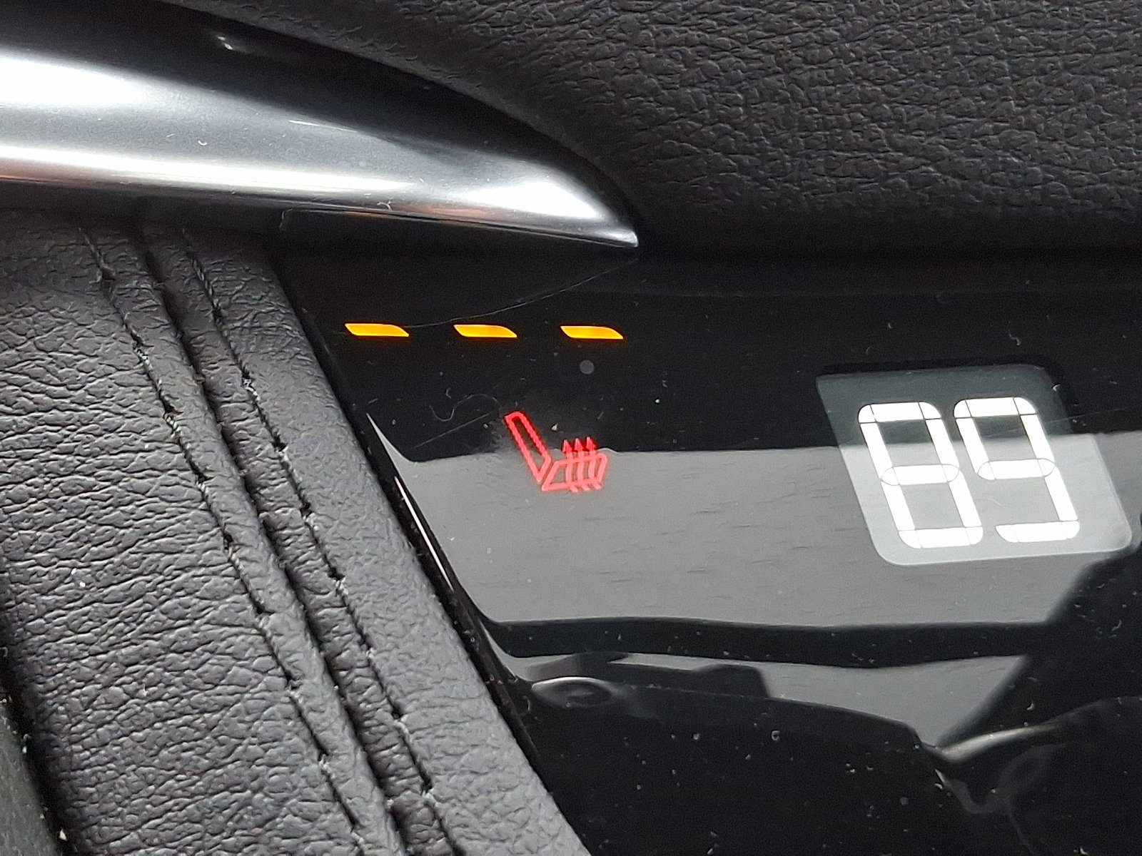 Used 2025 Cadillac XT5 Premium Luxury image 25