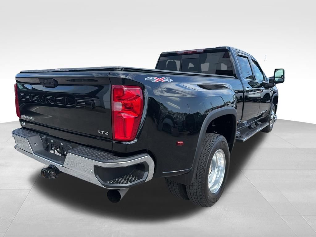 Used 2024 Chevrolet Silverado 3500 LTZ w/ LTZ Plus Package image 5