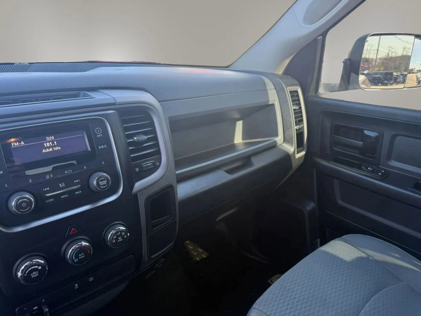 Used 2016 RAM 2500 Tradesman w/ Chrome Appearance Group image 29