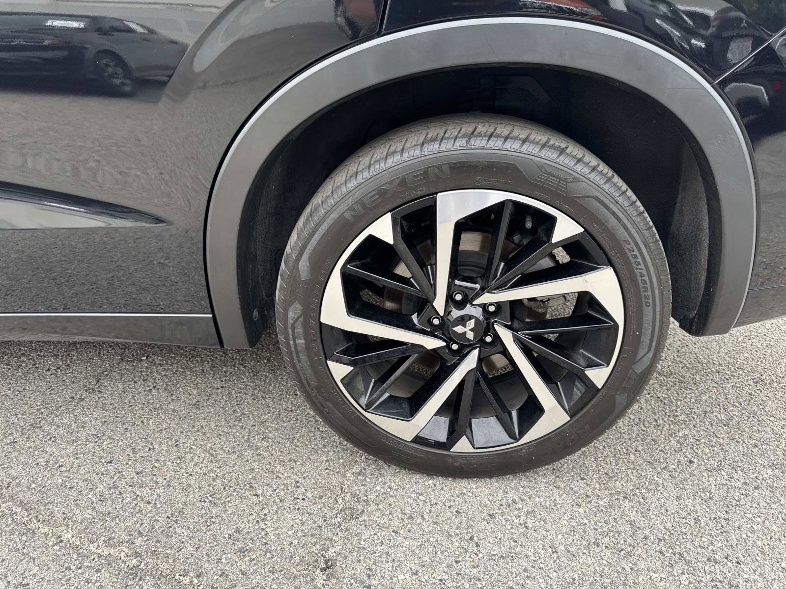 Used 2023 Mitsubishi Outlander SEL AWD/4WD image 6