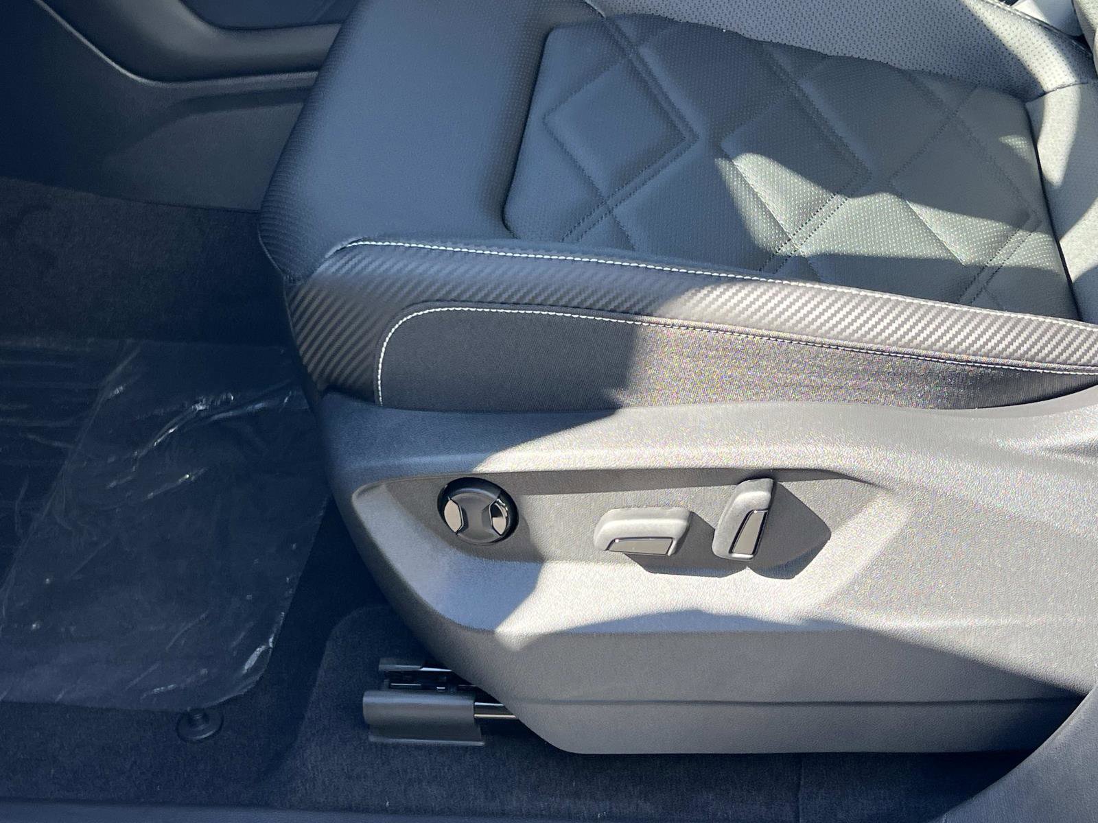 New 2026 Volkswagen Atlas Cross Sport SE image 16