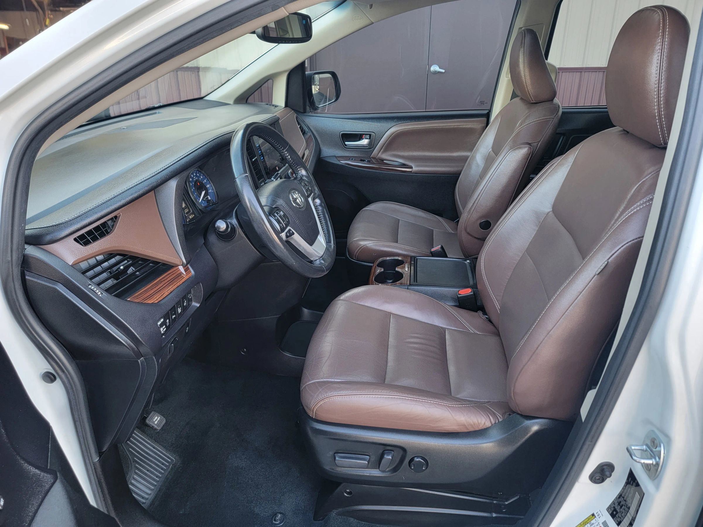 Used 2017 Toyota Sienna Limited Premium AWD/4WD image 11