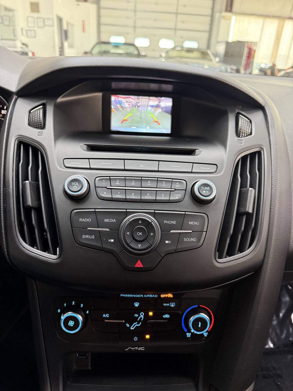 Used 2017 Ford Focus SE FWD image 27