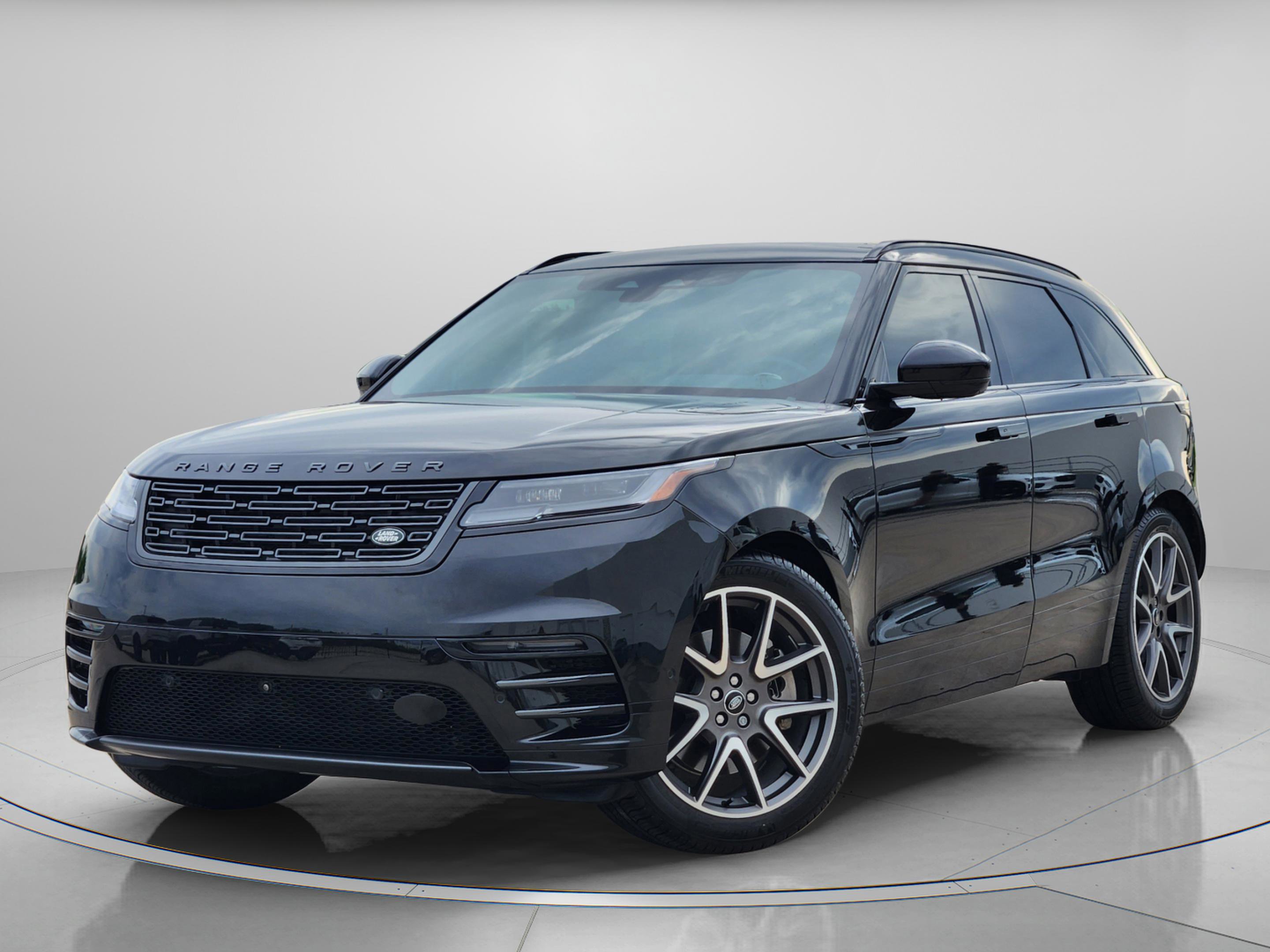 Certified 2026 Land Rover Range Rover Velar Dynamic SE AWD/4WD image 1