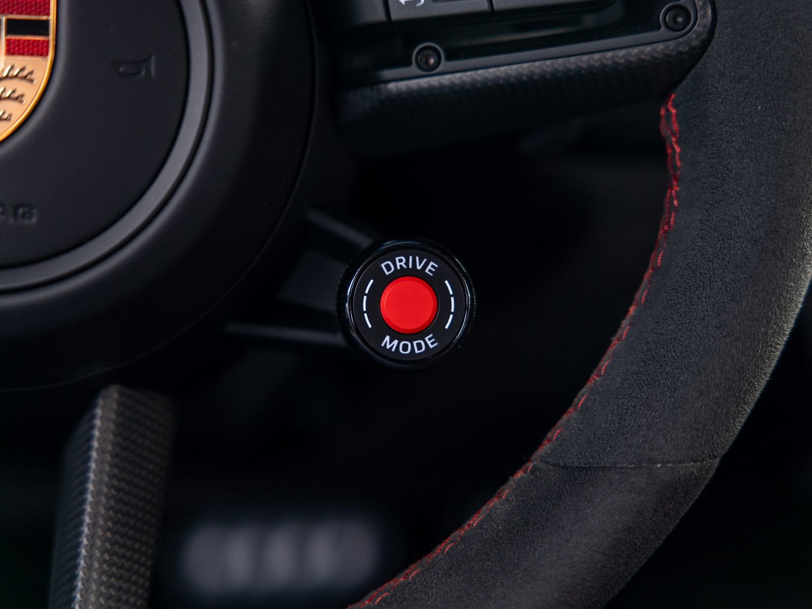 Certified 2025 Porsche 911 Carrera 4 GTS AWD/4WD image 49