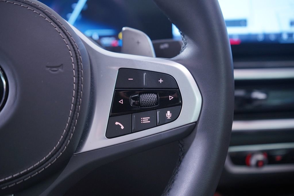 Used 2026 BMW X6 xDrive40i w/ Premium Package image 21