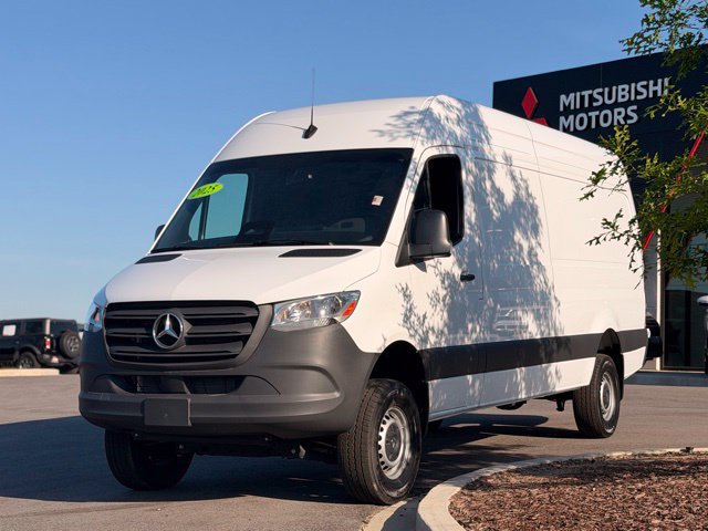 Used 2025 Mercedes-Benz Sprinter 2500 image 8