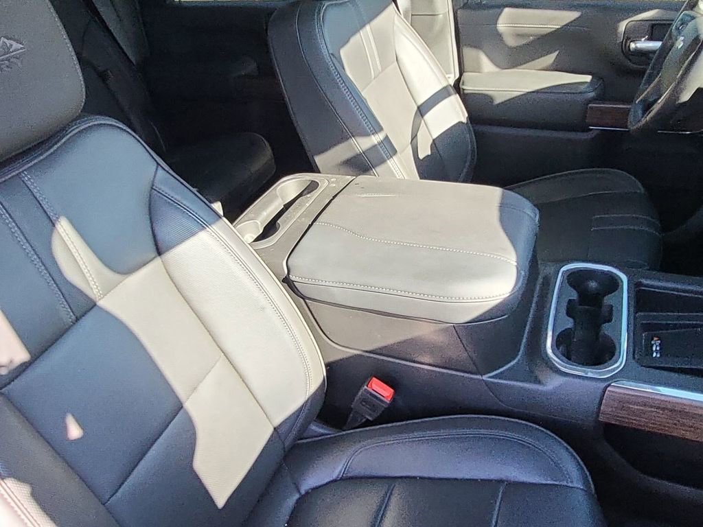 Used 2023 Chevrolet Silverado 3500 High Country image 35