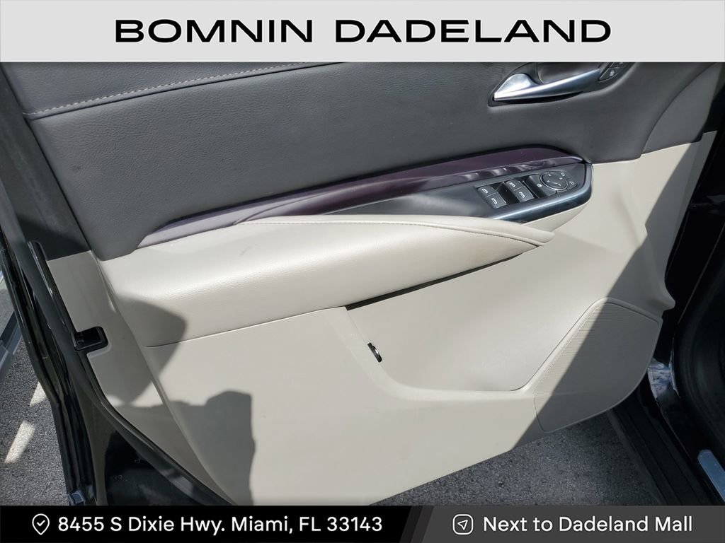 Used 2022 Cadillac XT4 Luxury w/ Driver Awareness Package image 15