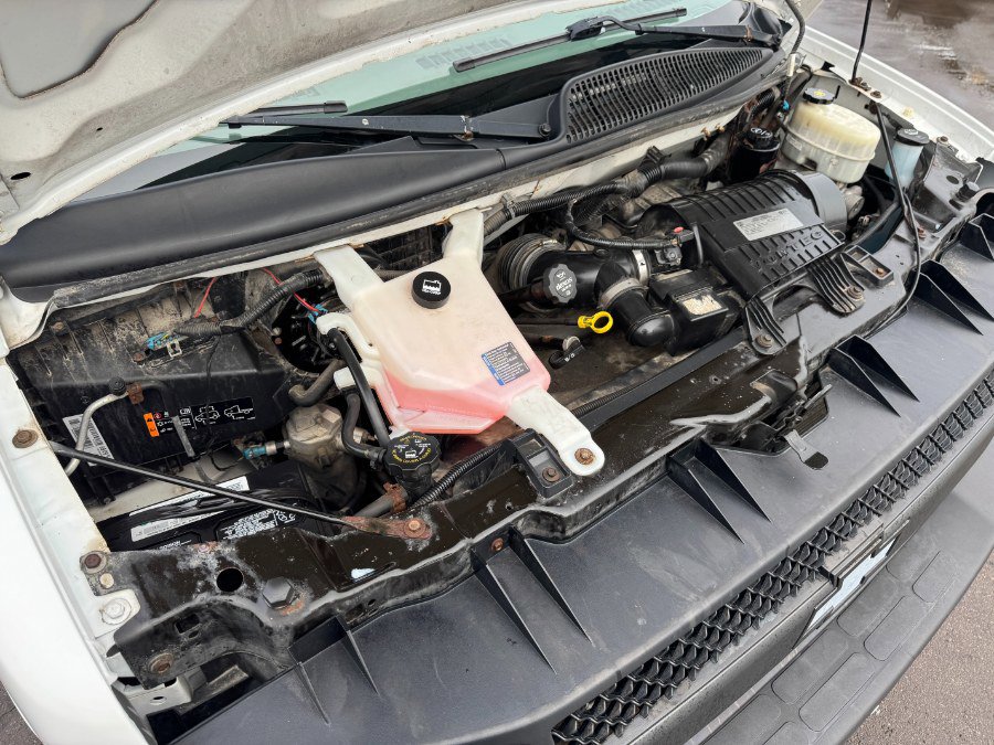 Used 2016 Chevrolet Express 2500 image 22