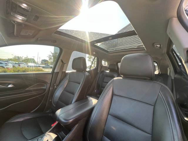 Used 2022 GMC Terrain SLT w/ Tech Package AWD/4WD image 22