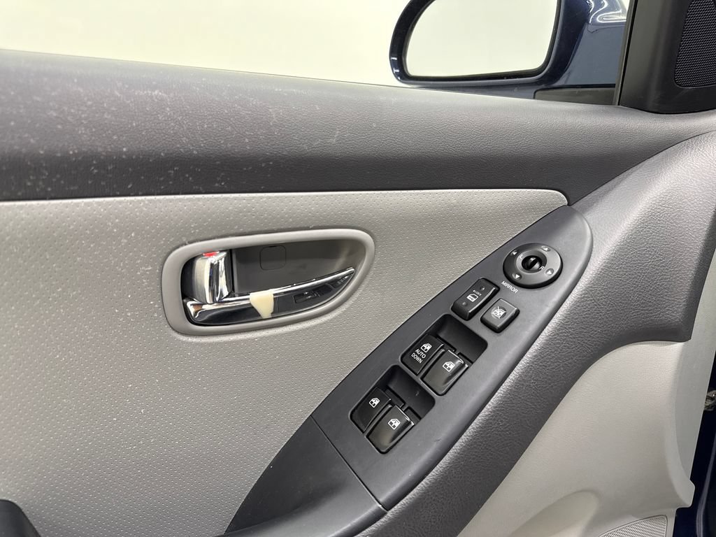 Used 2010 Hyundai Elantra GLS FWD image 12
