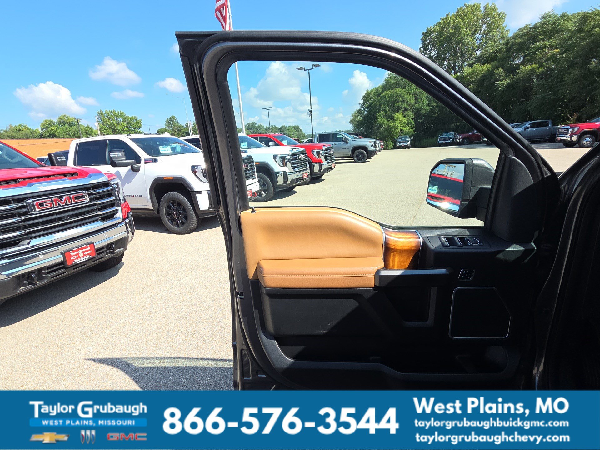 Used 2016 Ford F150 Limited w/ Trailer Tow Package AWD/4WD image 14