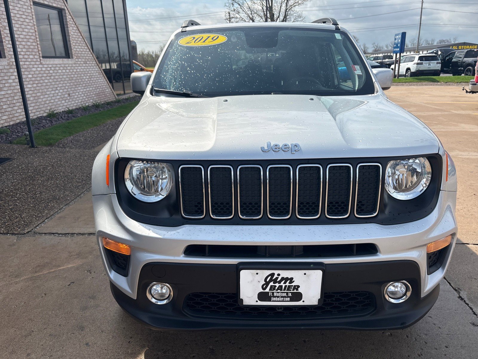 Used 2019 Jeep Renegade Latitude AWD/4WD image 6