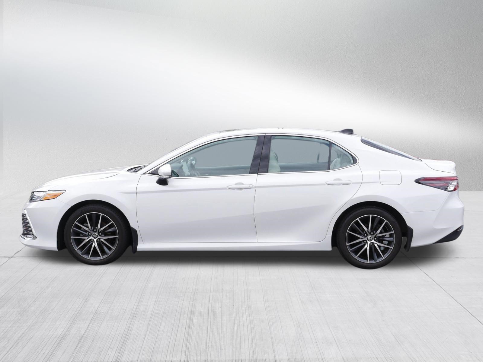 Used 2023 Toyota Camry XLE w/ Navigation Package AWD/4WD image 4