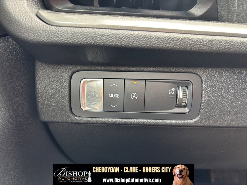 Used 2024 Chevrolet Traverse LT w/ Midnight/Sport Edition FWD image 22