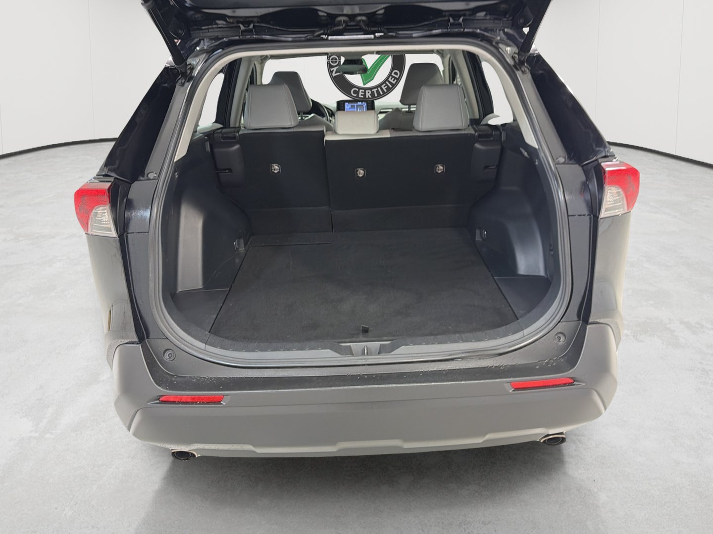 Used 2019 Toyota RAV4 XLE Premium AWD/4WD image 24