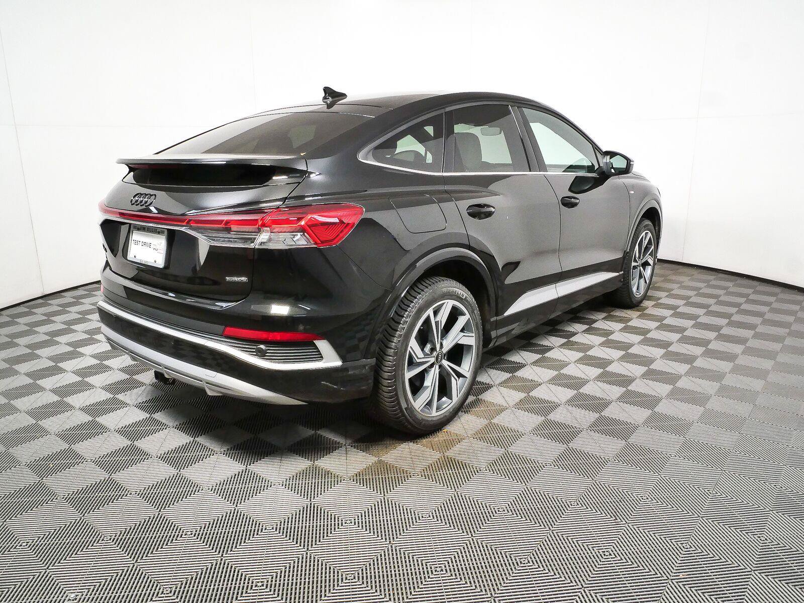 Used 2023 Audi Q4 e-tron Premium Plus w/ Premium Plus AWD/4WD image 3