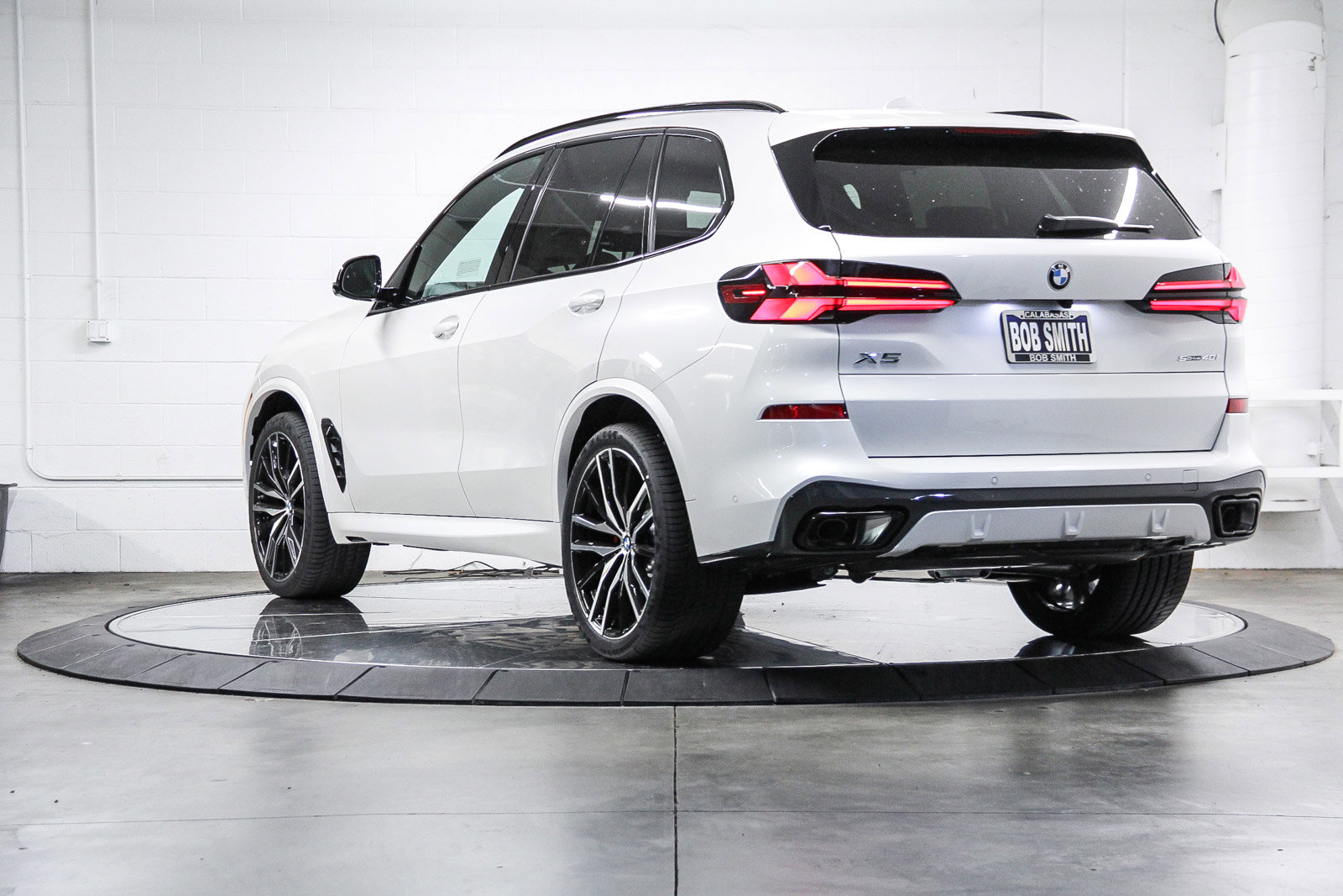 New 2026 BMW X5 sDrive40i w/ M Sport Package RWD image 4