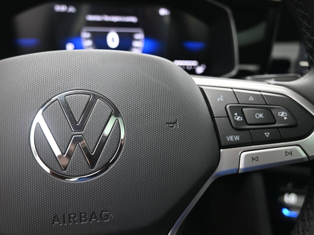 Used 2025 Volkswagen Jetta SE image 15