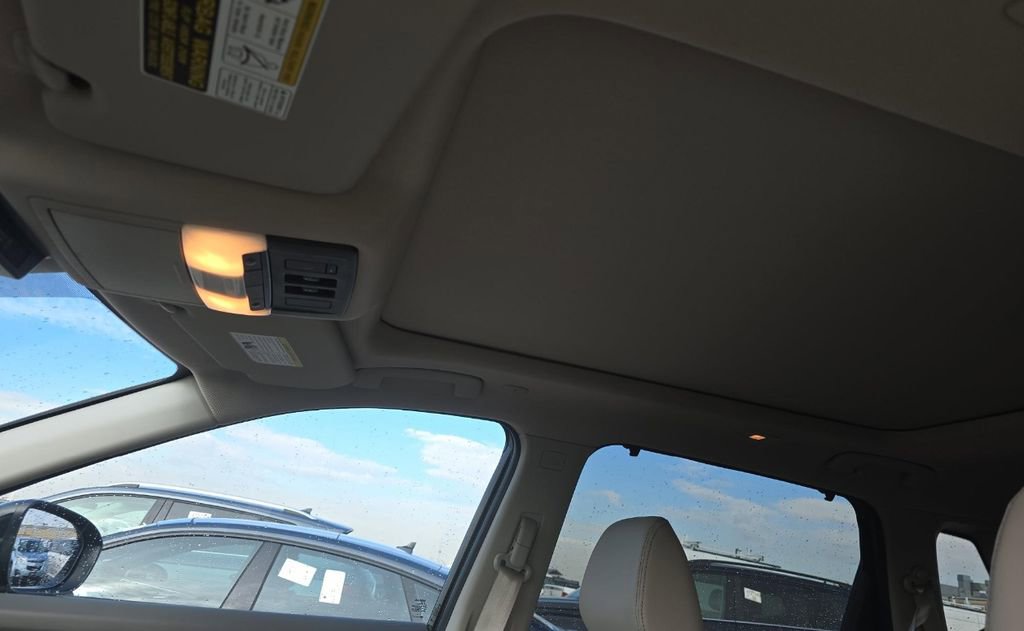 Used 2024 Nissan Rogue SL w/ SL Premium Package image 24