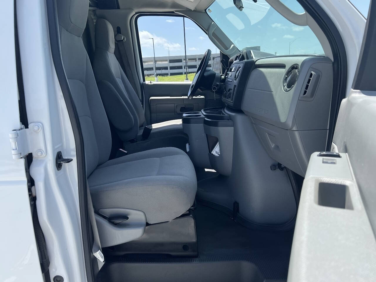 Used 2014 Ford E-250 and Econoline 250 w/ Power Group RWD image 14