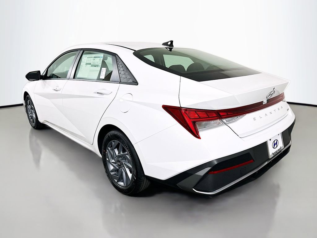 New 2026 Hyundai Elantra Blue image 7