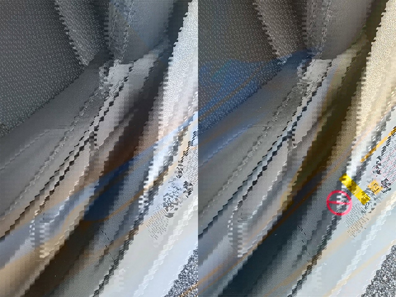 Used 2020 Toyota Prius LE w/ Carpet Mat Package image 17