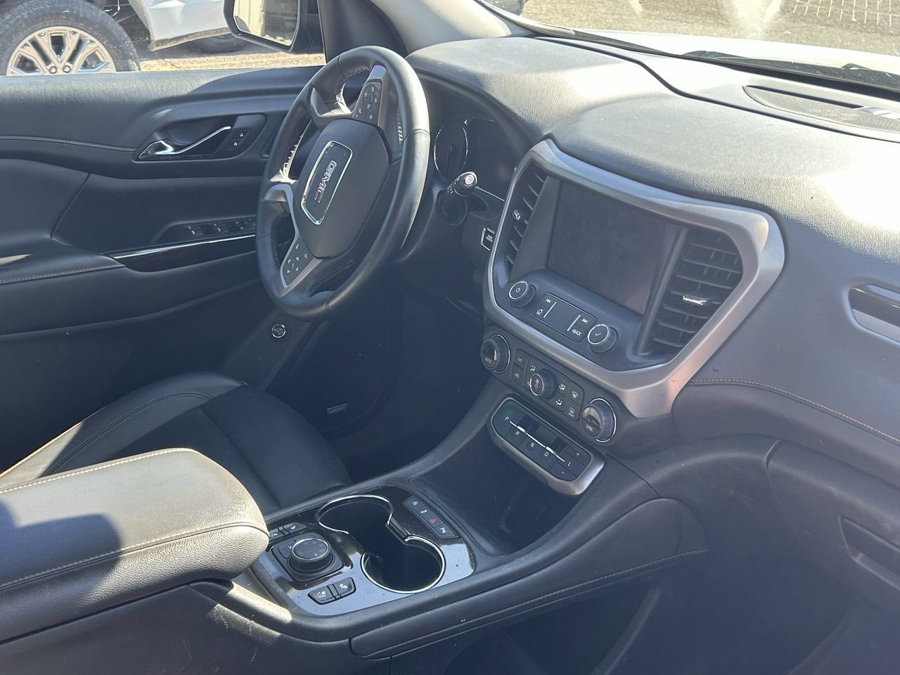 Used 2023 GMC Acadia AT4 w/ Technology Package AWD/4WD image 10