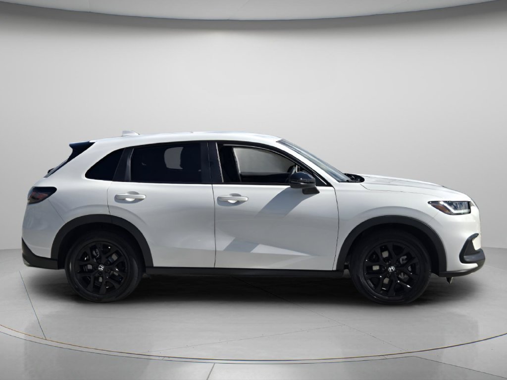Used 2024 Honda HR-V Sport image 3