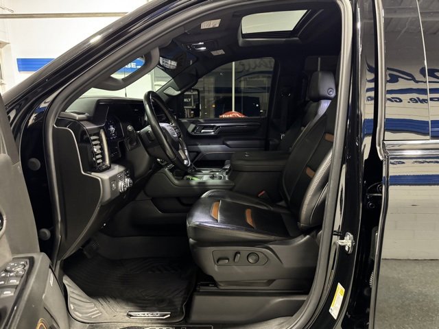 Used 2024 GMC Sierra 3500 AT4 w/ AT4 Premium Plus Package image 7