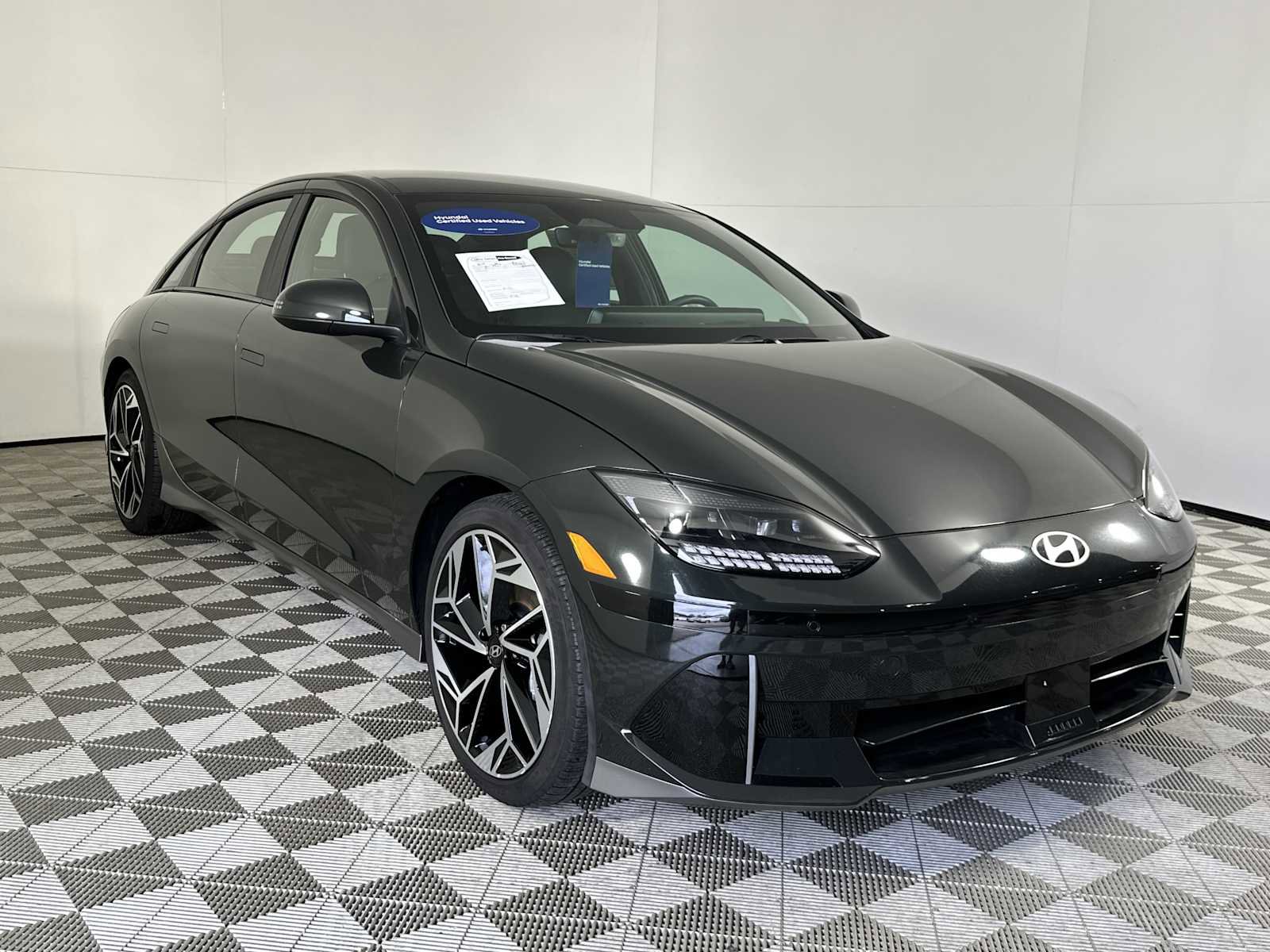 Used 2024 Hyundai Ioniq 6 SEL AWD/4WD image 2