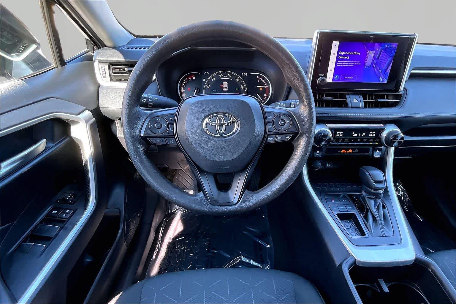 Used 2024 Toyota RAV4 XLE FWD image 6