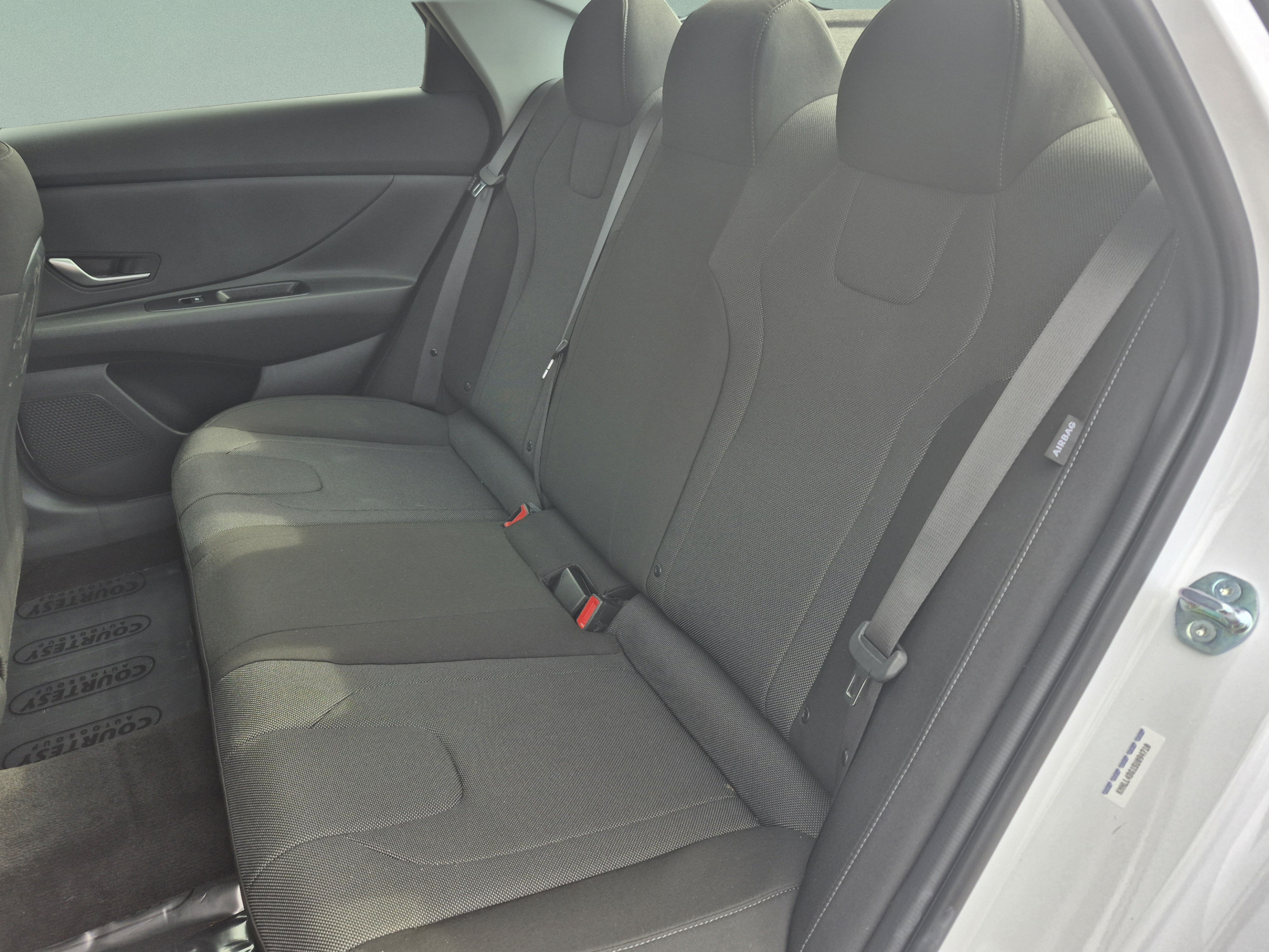Certified 2025 Hyundai Elantra SE FWD image 16