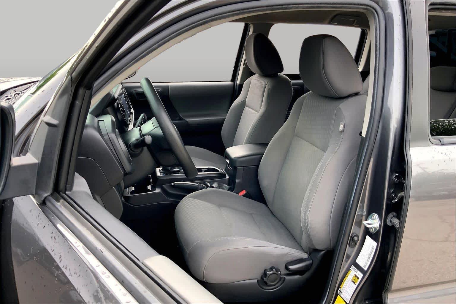 Used 2022 Toyota Tacoma SR w/ SR Convenience Package RWD image 8