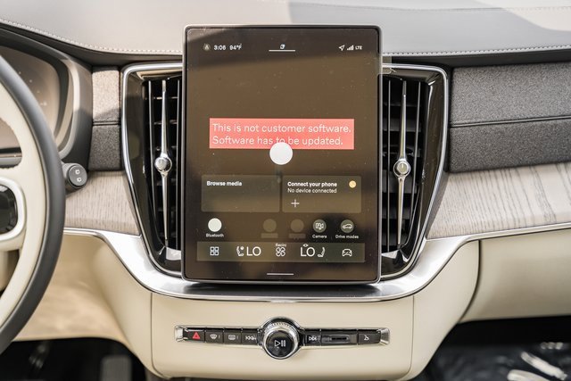 New 2026 Volvo XC90 T8 Ultra w/ Protection Package Premier image 19