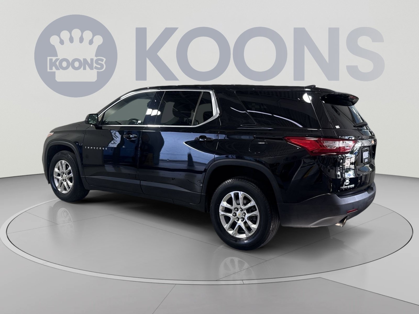 Used 2021 Chevrolet Traverse LS FWD image 8