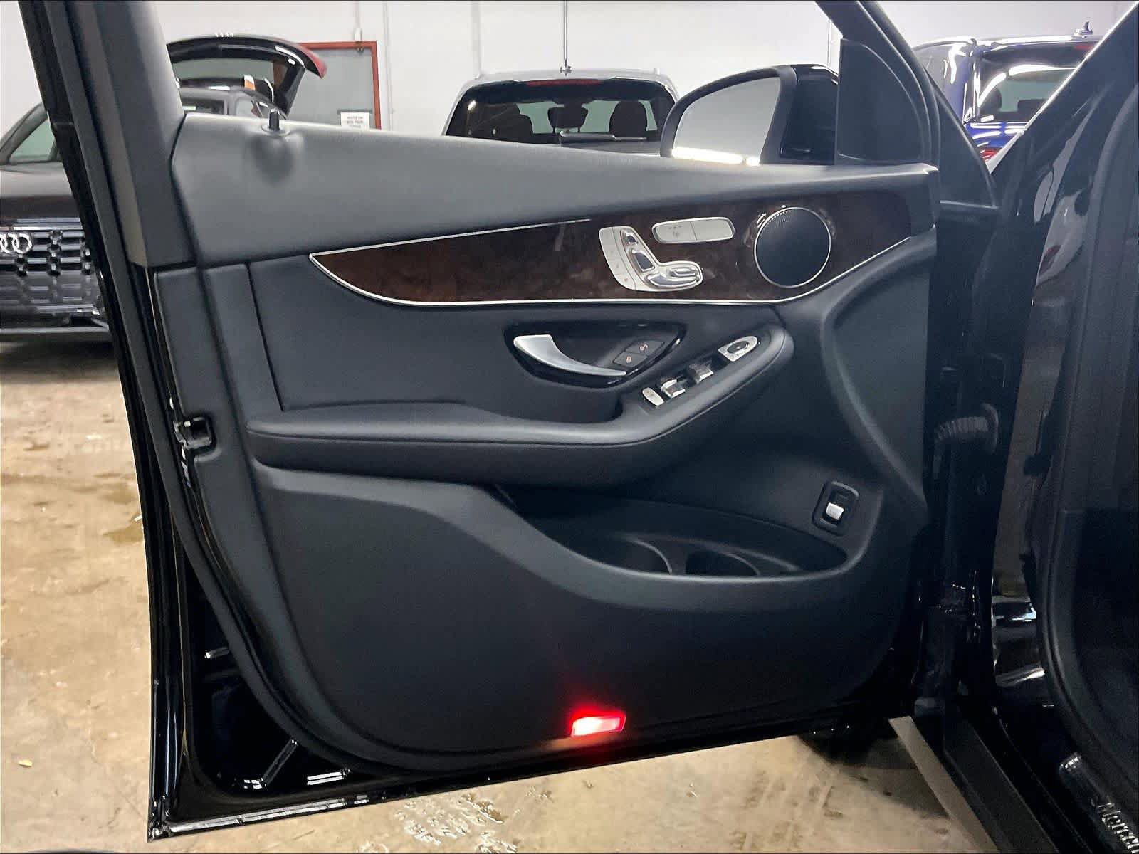 Used 2019 Mercedes-Benz GLC 300 4MATIC image 22
