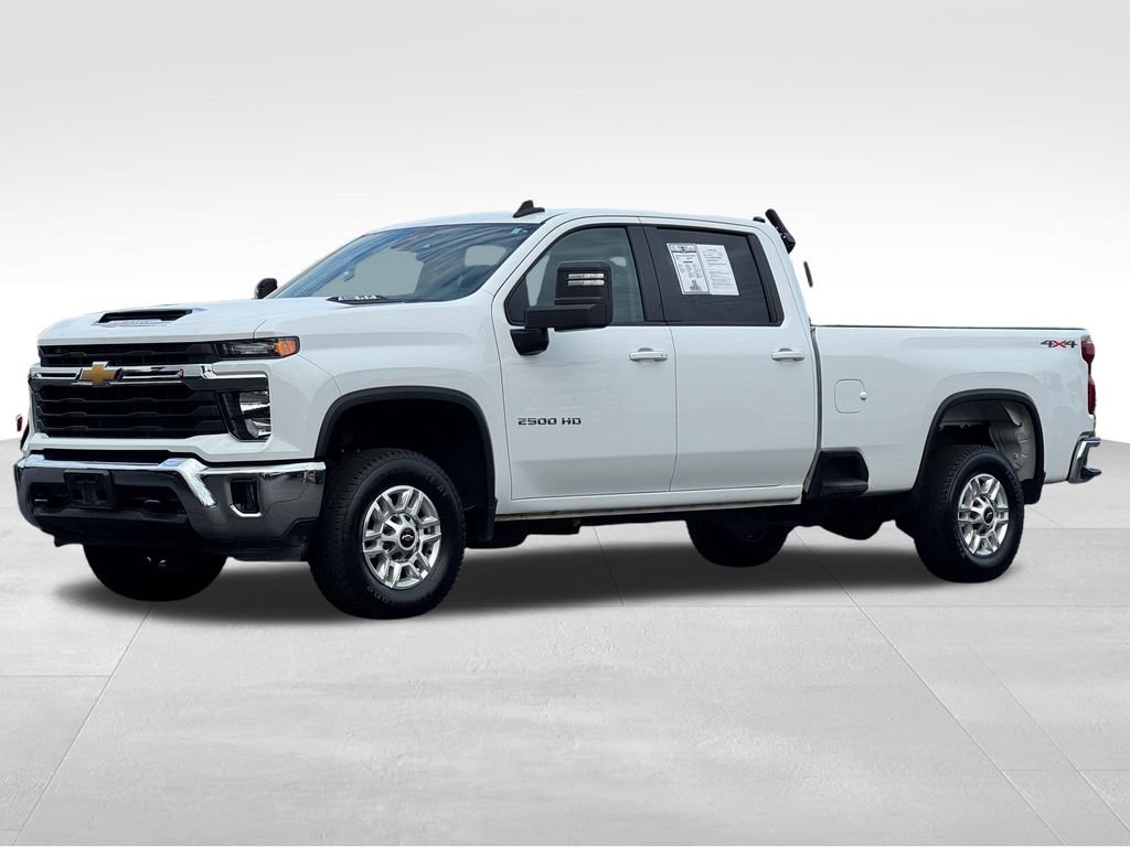 Used 2025 Chevrolet Silverado 2500 LT w/ Convenience Package AWD/4WD image 3