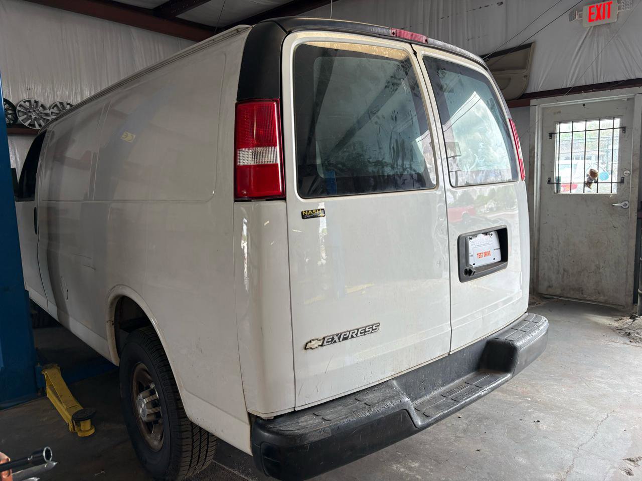 Used 2019 Chevrolet Express 2500 w/ Driver Convenience Package image 4