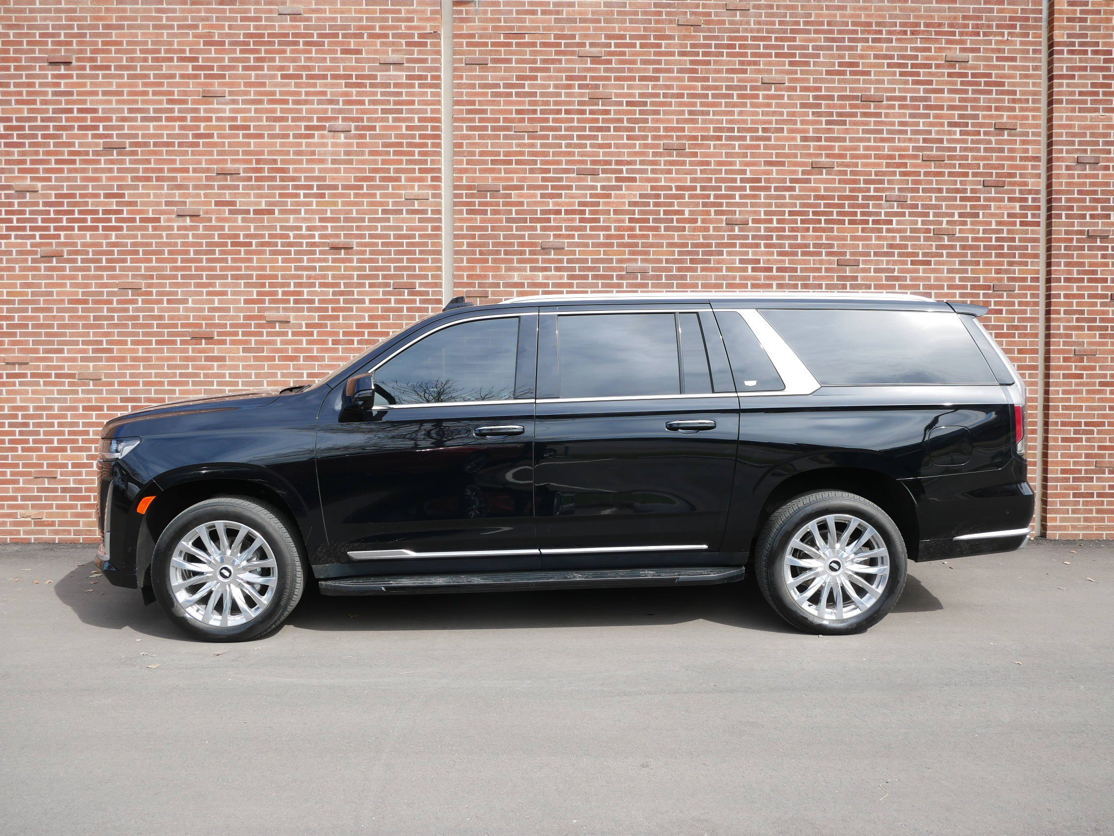 Certified 2023 Cadillac Escalade ESV Premium Luxury w/ LPO, Floor Liner Package image 2