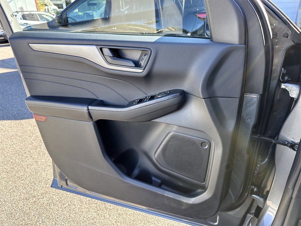 Used 2025 Ford Escape Active w/ Cold Weather Package image 34