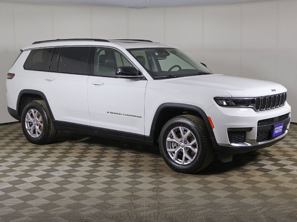 Used 2022 Jeep Grand Cherokee L Limited AWD/4WD image 2